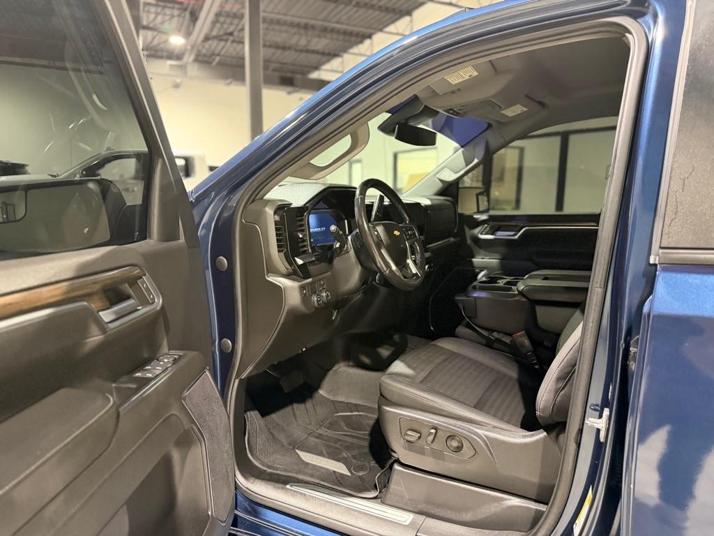 Chevrolet Silverado 1500 LT Crew Cab 2WD 2022