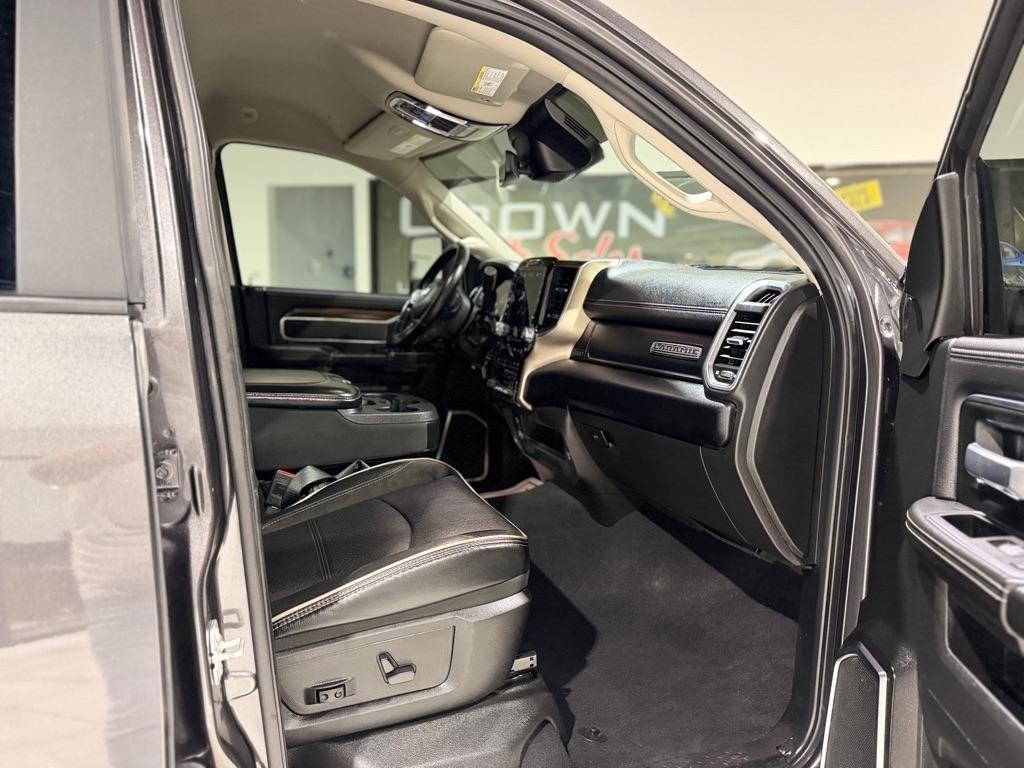 RAM 2500 Laramie Crew Cab SWB 4WD 2024