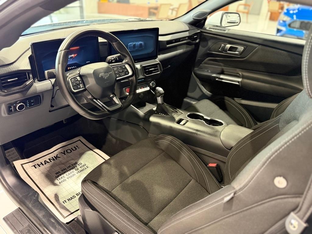 Ford Mustang EcoBoost Coupe 2024