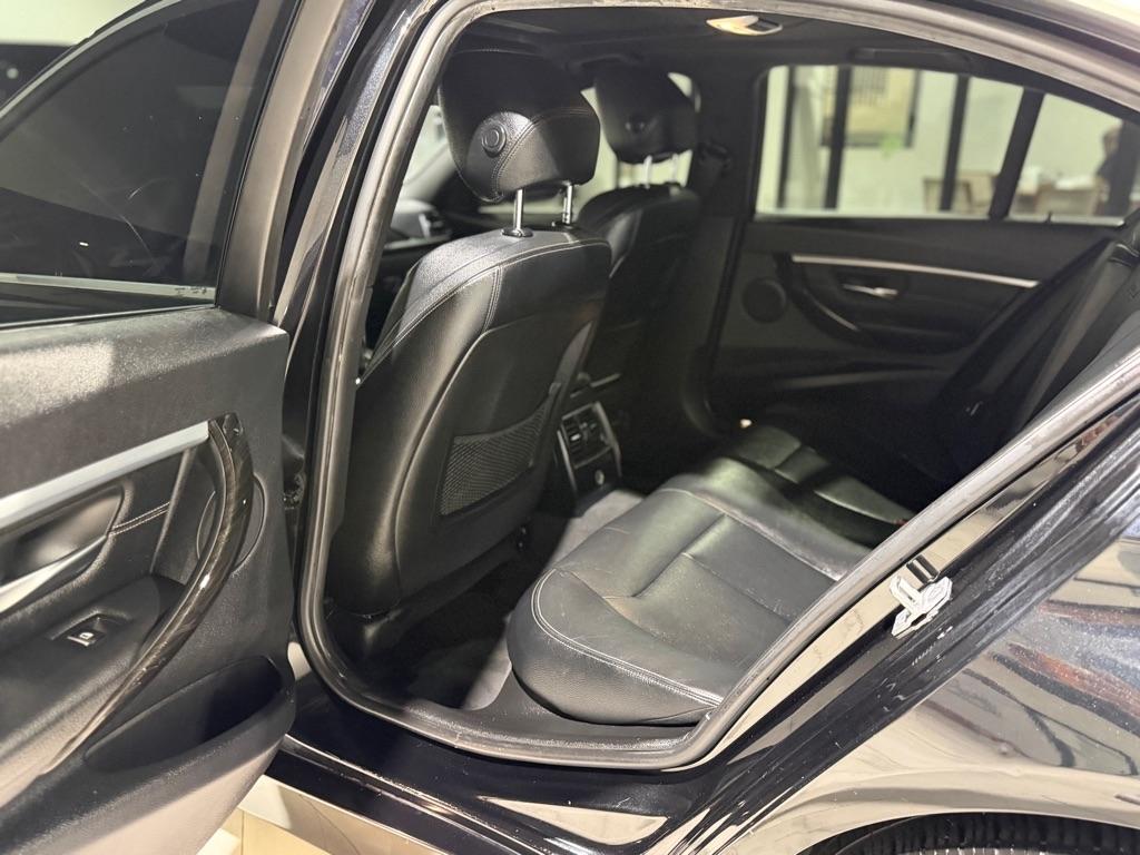 BMW 3-Series 330i SULEV Sedan 2017