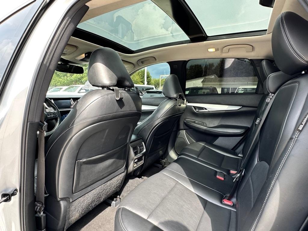 Infiniti QX50 LUXE 2021