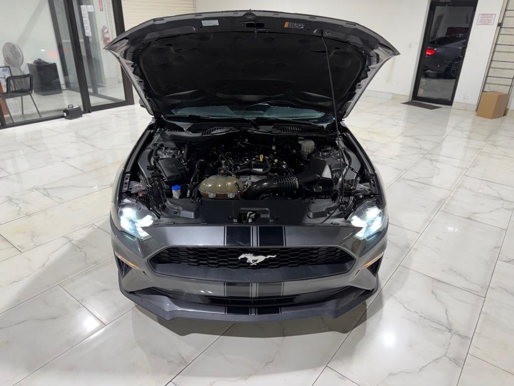 Ford Mustang EcoBoost Coupe 2021