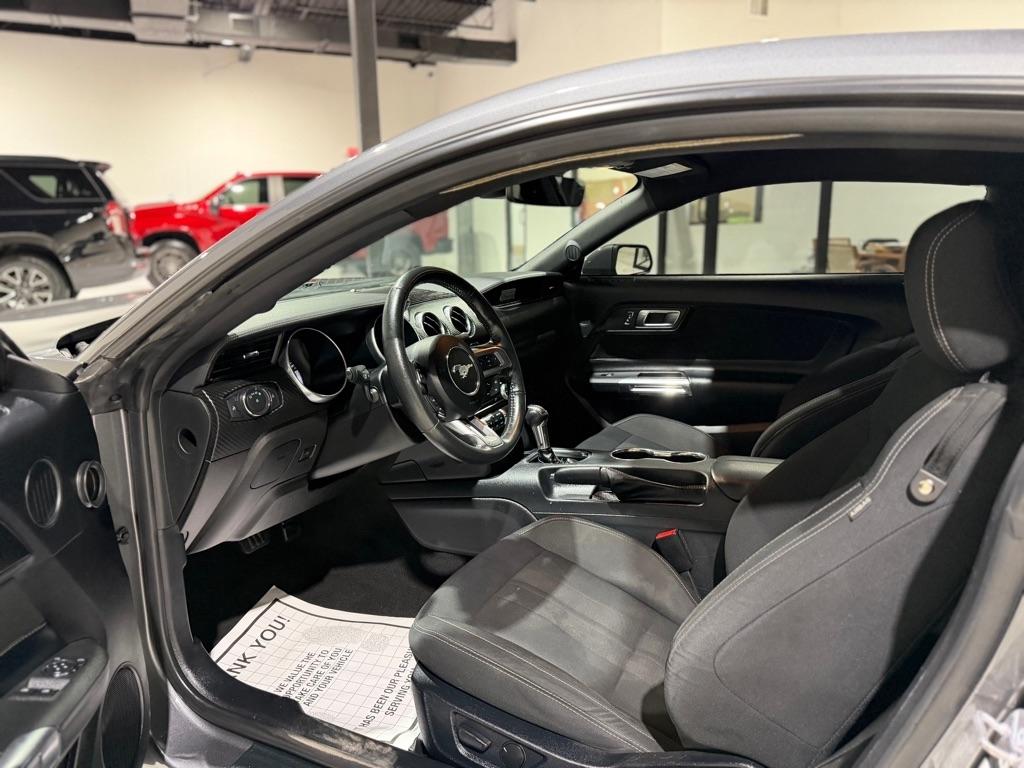 Ford Mustang EcoBoost Coupe 2021