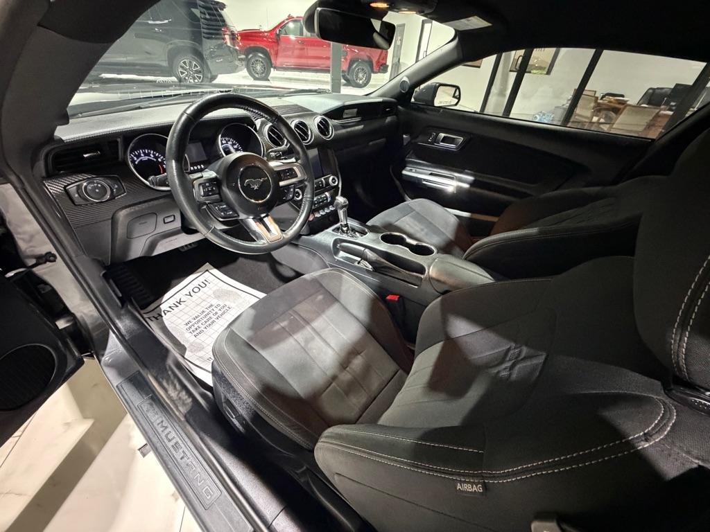 Ford Mustang EcoBoost Coupe 2021
