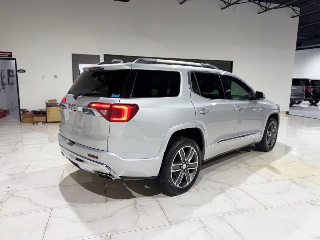GMC Acadia Denali 2019
