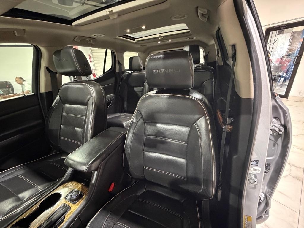 GMC Acadia Denali 2019