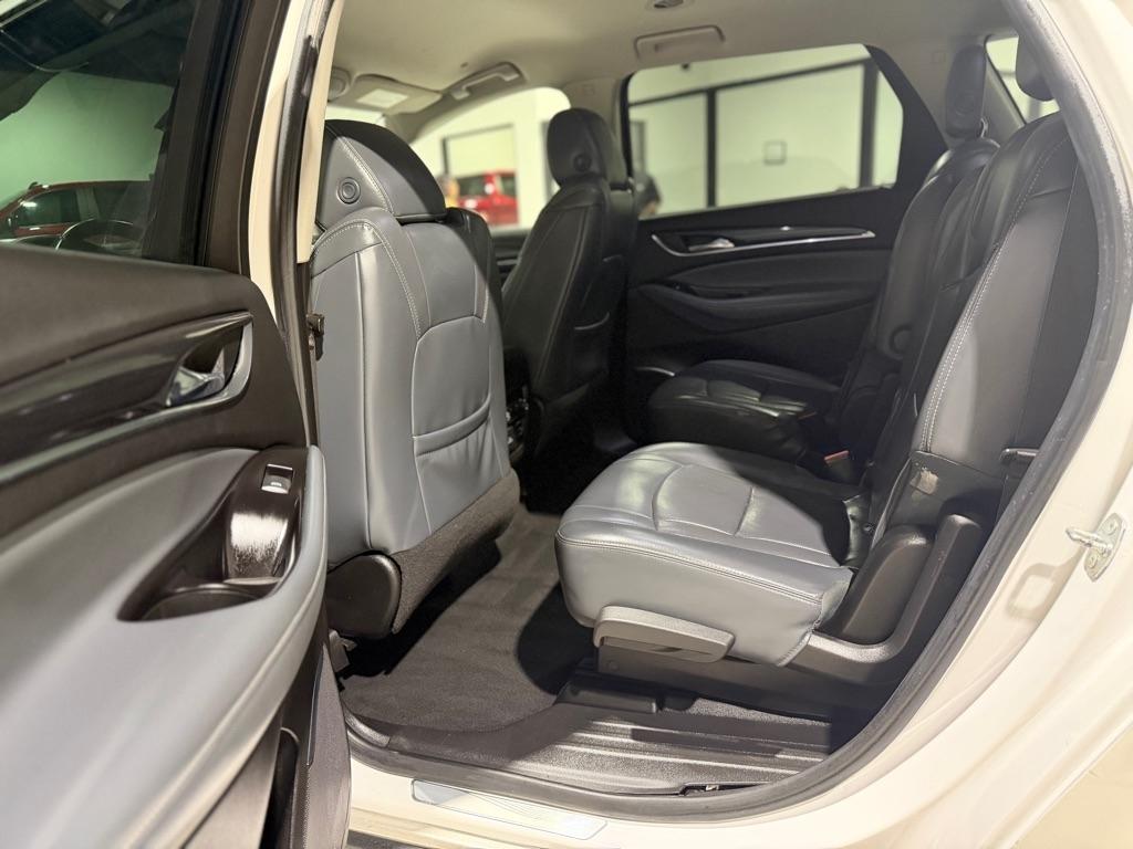 Buick Enclave Essence FWD 2018