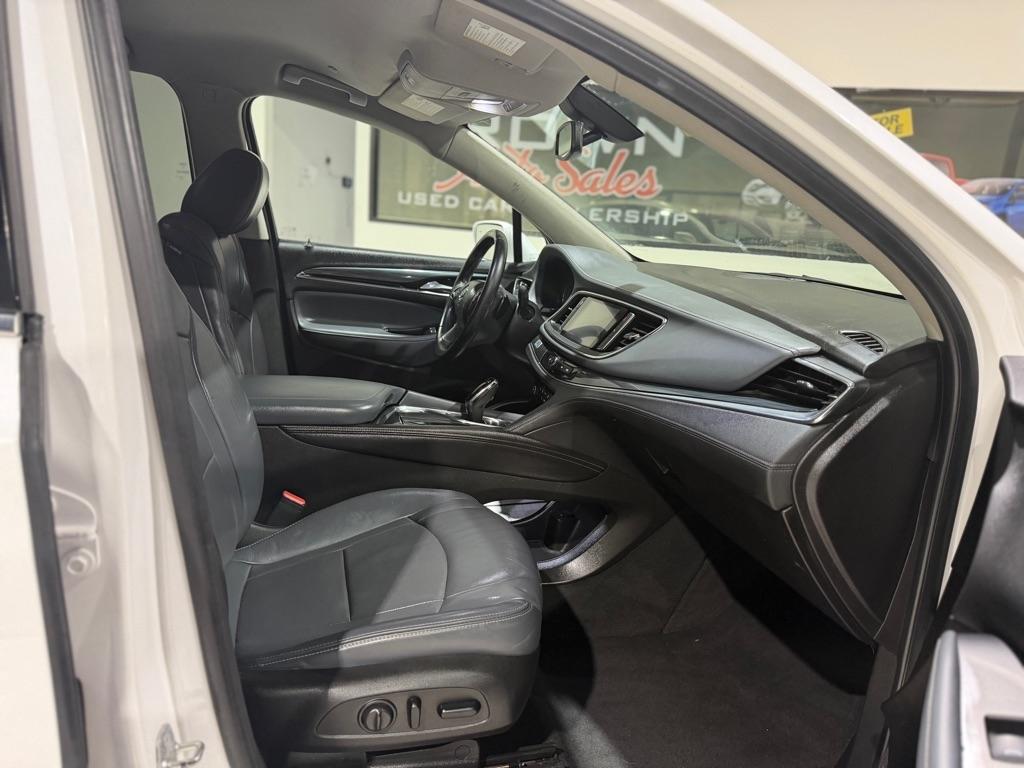 Buick Enclave Essence FWD 2018