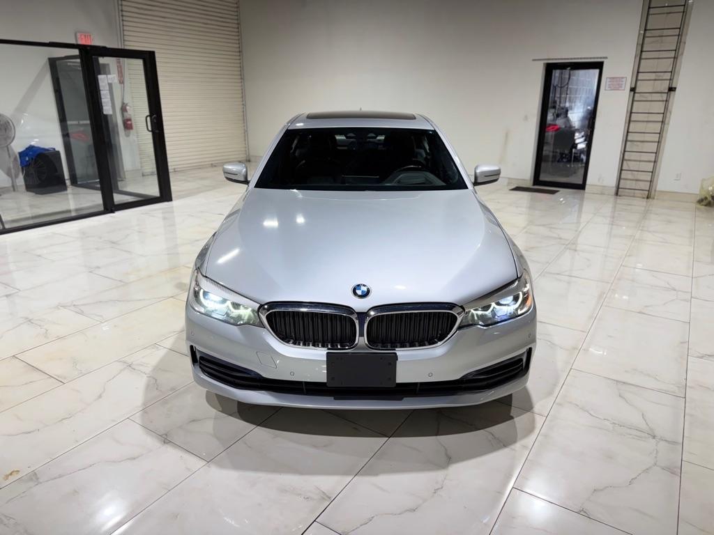 BMW 5-Series 530i 2019