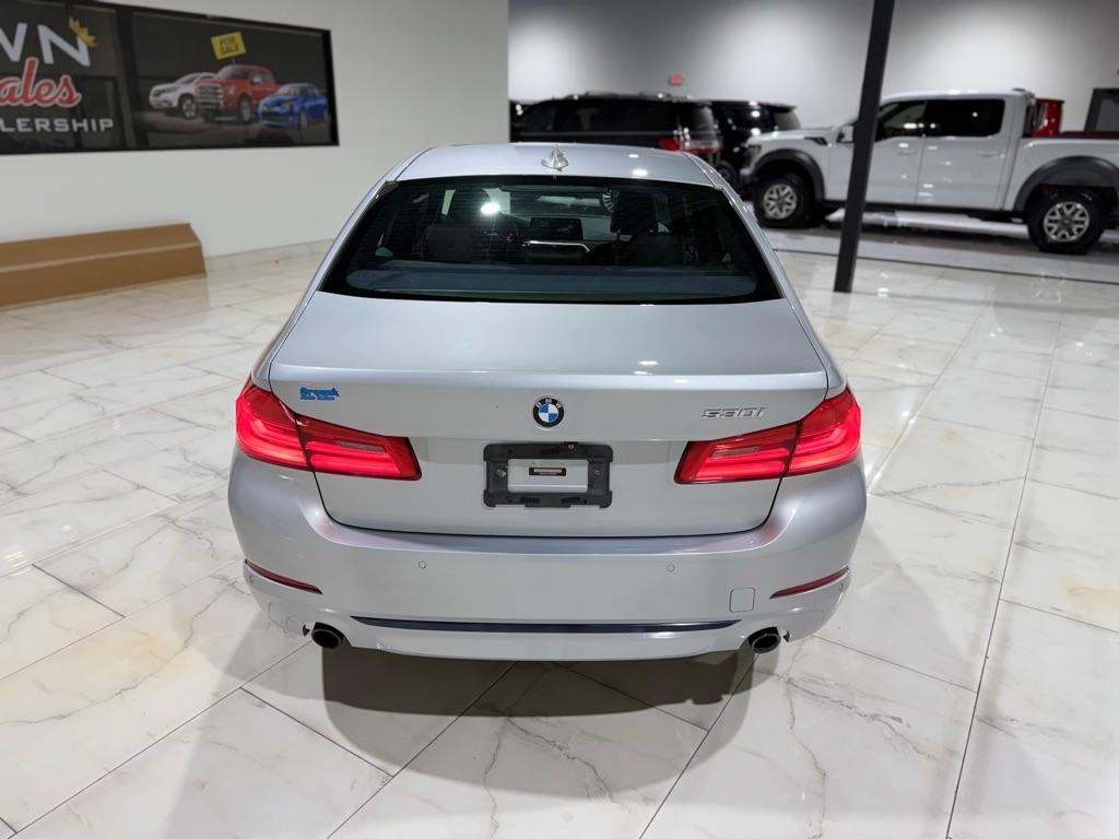 BMW 5-Series 530i 2019