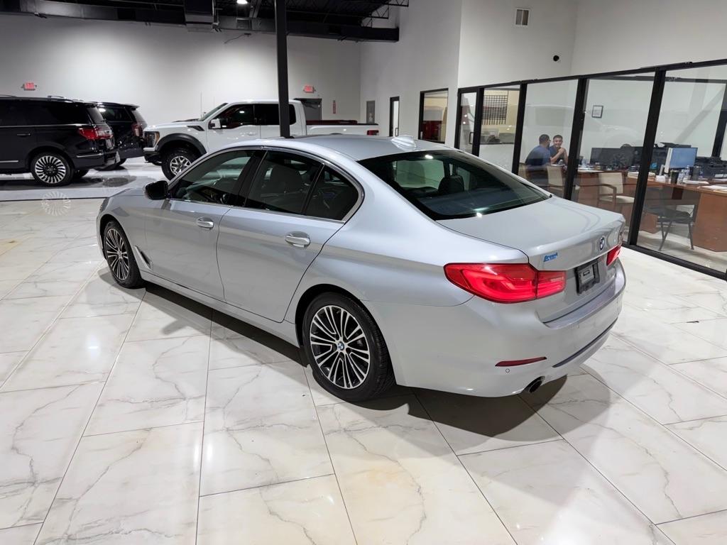 BMW 5-Series 530i 2019
