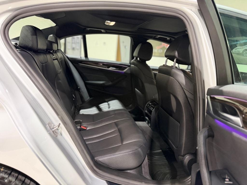 BMW 5-Series 530i 2019