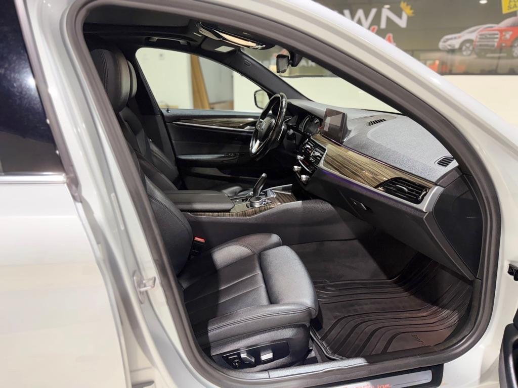 BMW 5-Series 530i 2019