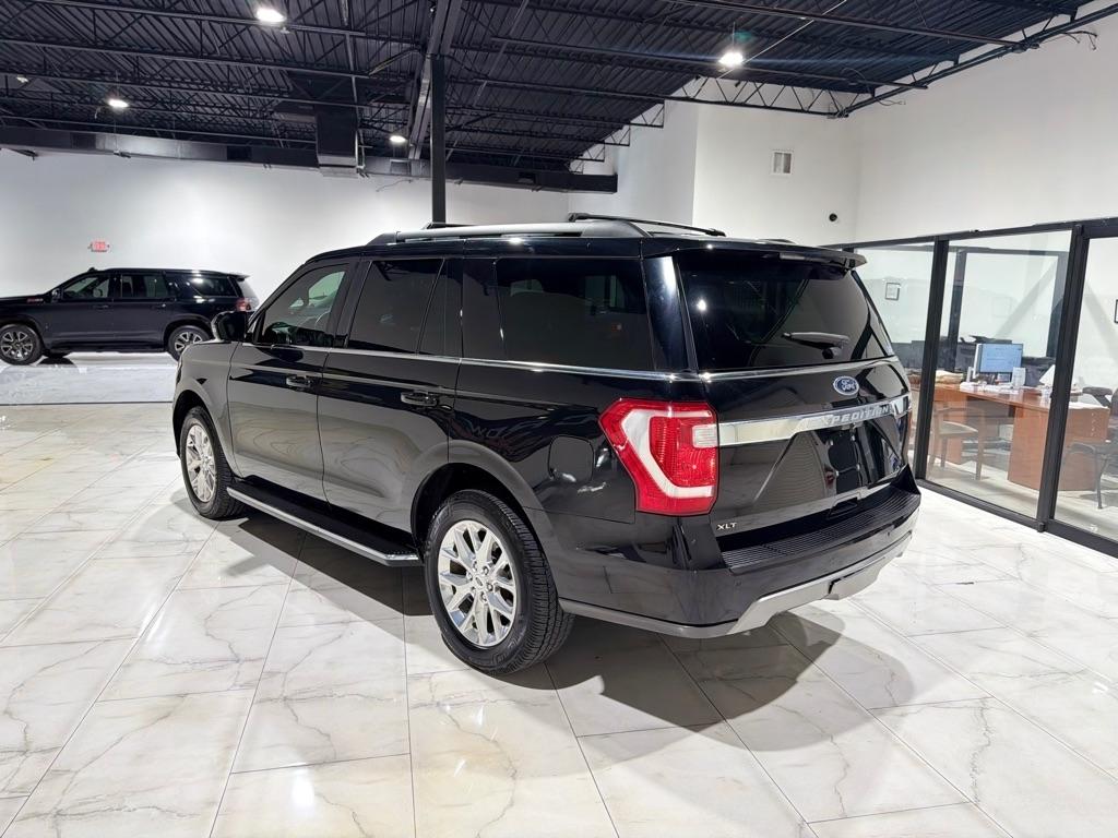 Ford Expedition XLT 2021