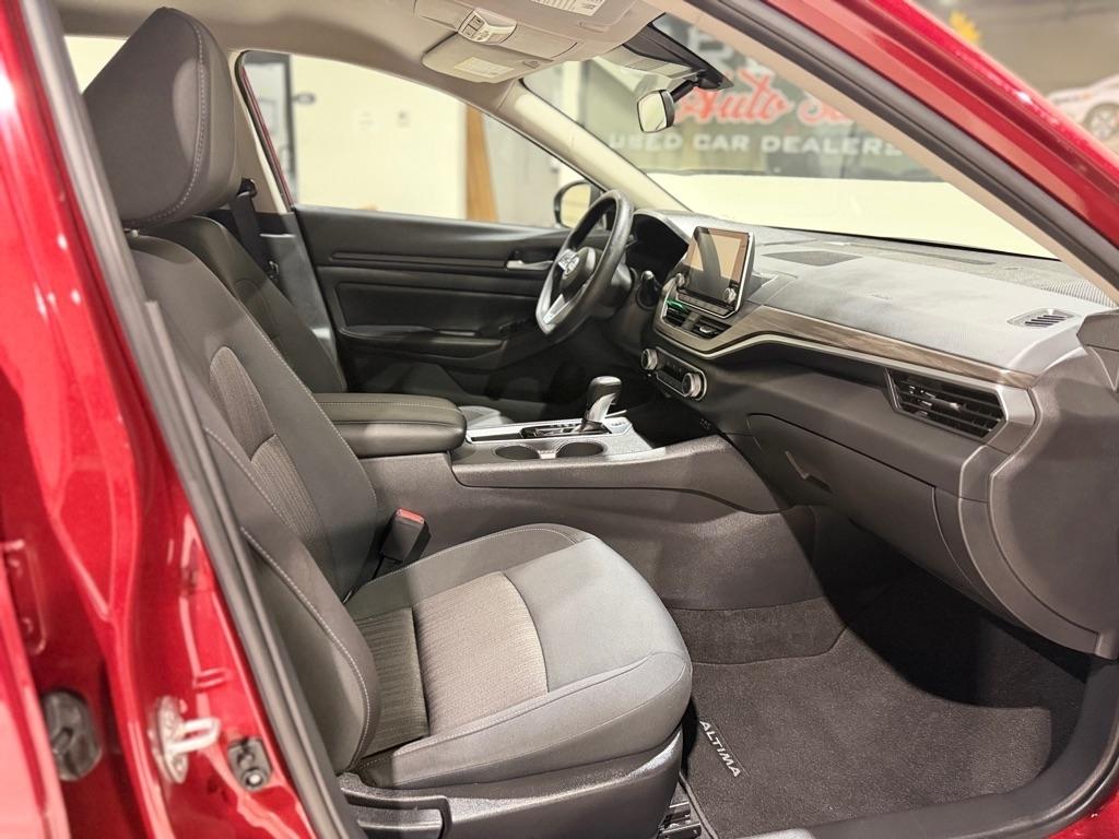 Nissan Altima 2.5 SV 2025