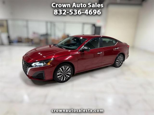 Red 2025 Nissan Altima Sedan Front-Wheel Drive Continuously Variable Transmission