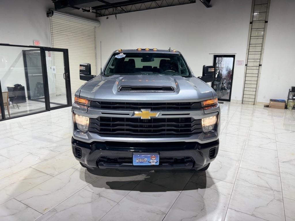 Chevrolet Silverado 2500HD Custom Crew Cab Long Box 4WD 2024