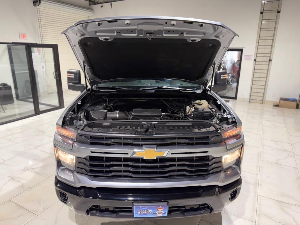 Chevrolet Silverado 2500HD Custom Crew Cab Long Box 4WD 2024