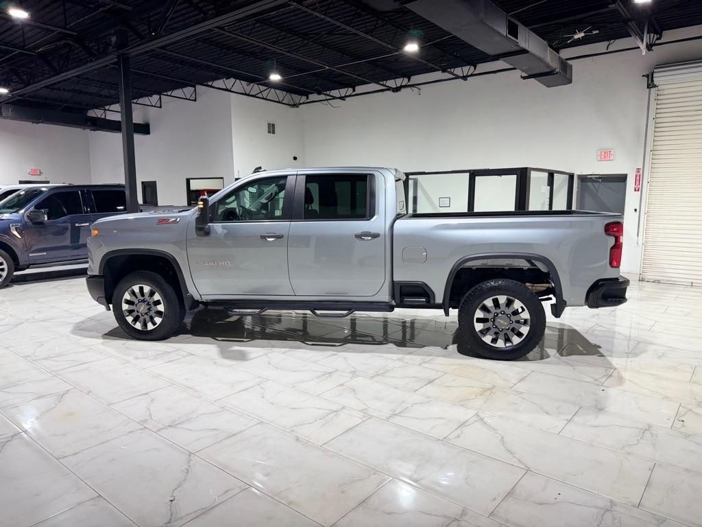 Chevrolet Silverado 2500HD Custom Crew Cab Long Box 4WD 2024