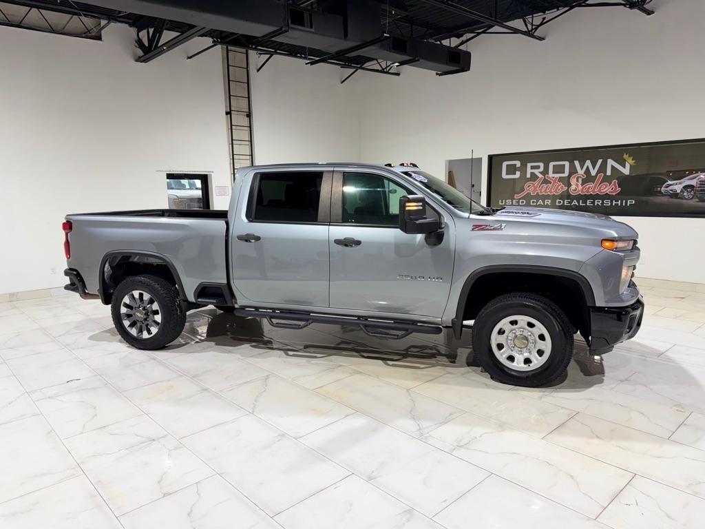 Chevrolet Silverado 2500HD Custom Crew Cab Long Box 4WD 2024