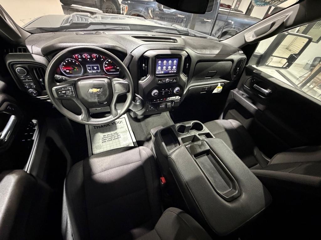 Chevrolet Silverado 2500HD Custom Crew Cab Long Box 4WD 2024