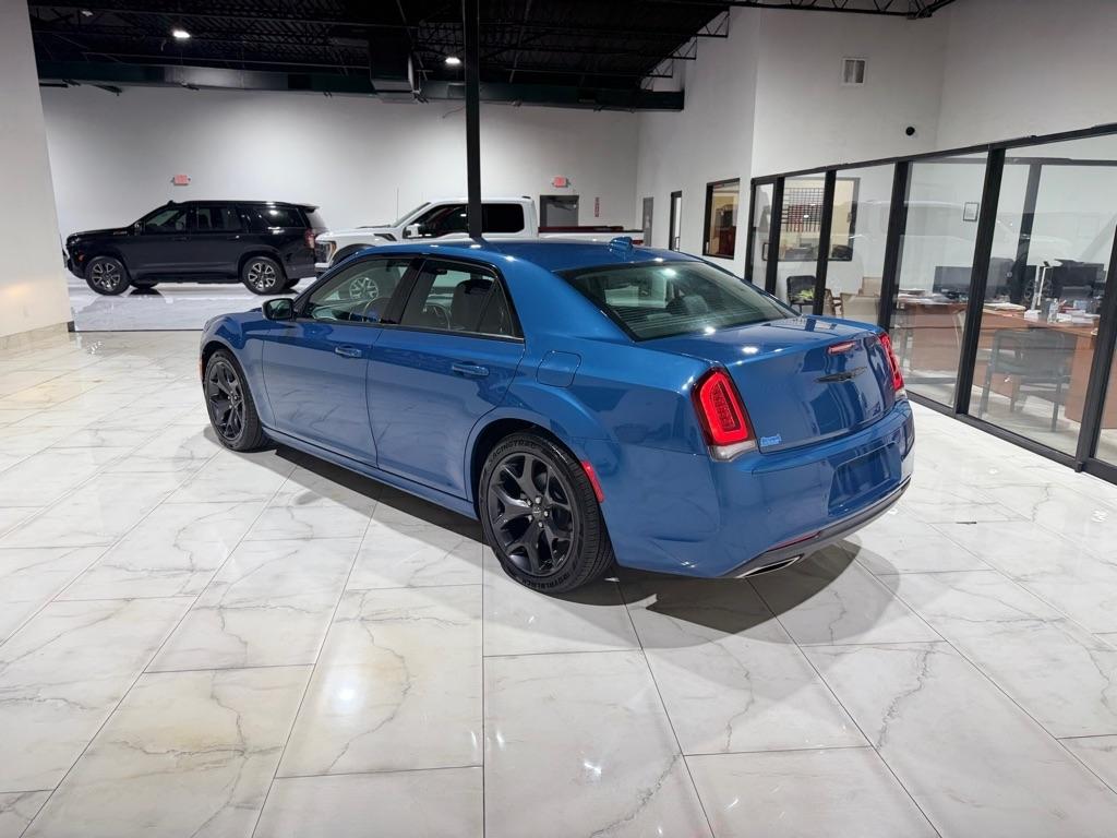 Chrysler 300 Touring L 2021