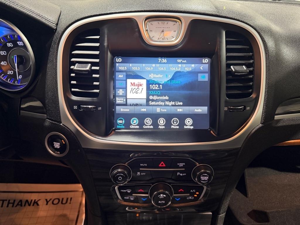 Chrysler 300 Touring L 2021