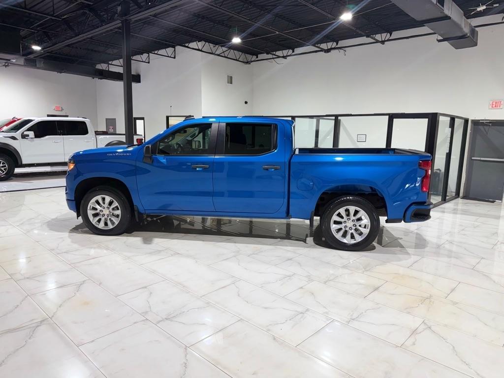 Chevrolet Silverado 1500 Custom Crew Cab 2WD 2023