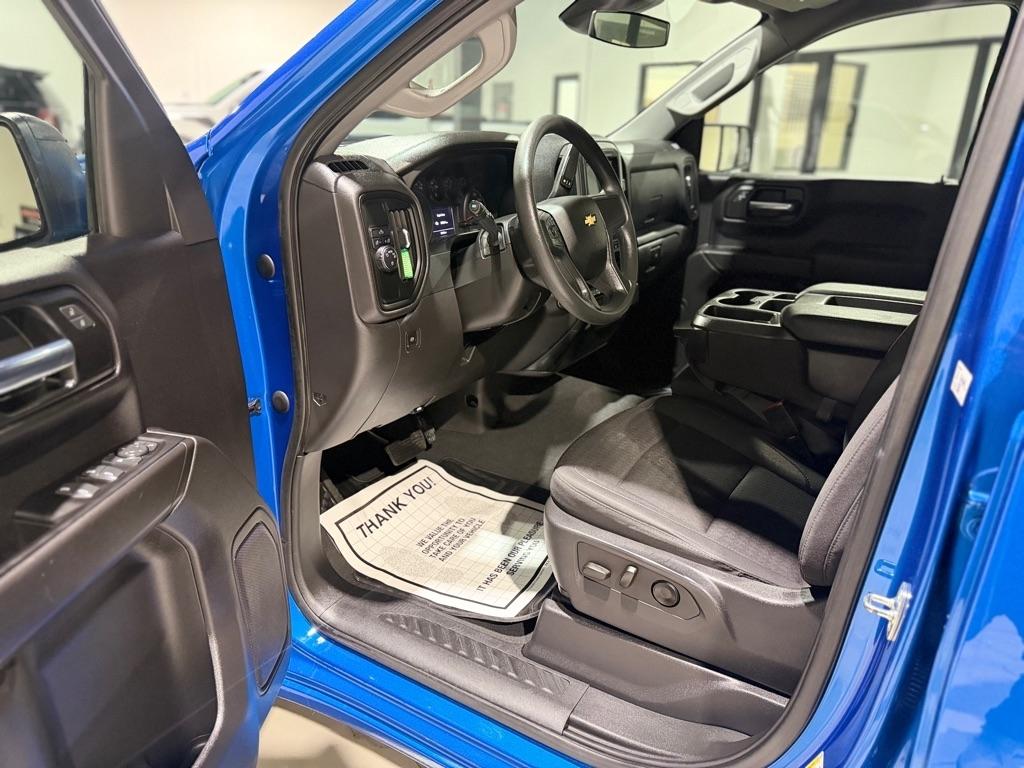 Chevrolet Silverado 1500 Custom Crew Cab 2WD 2023