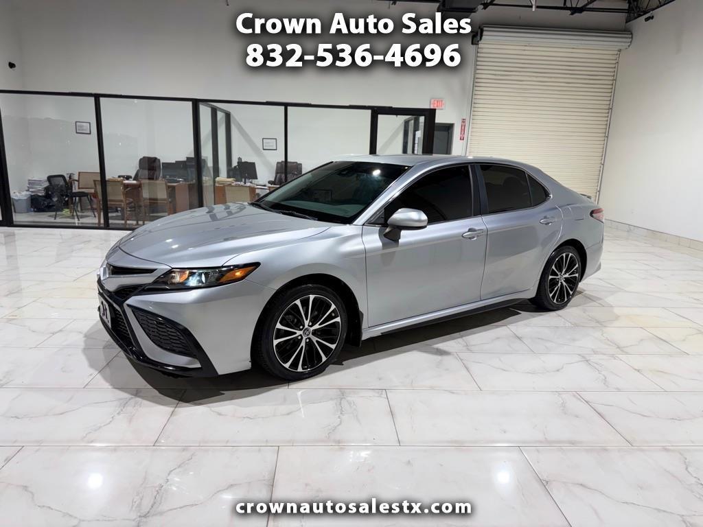 Toyota Camry SE 2021