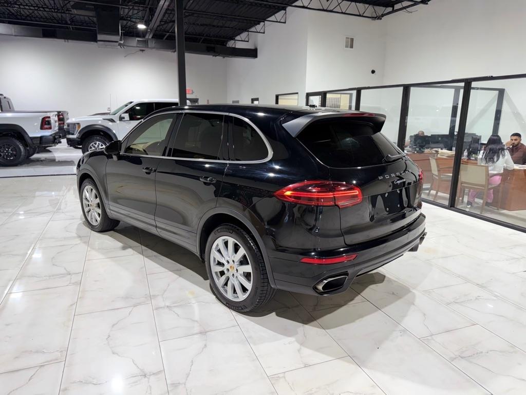 Porsche Cayenne Base 2016