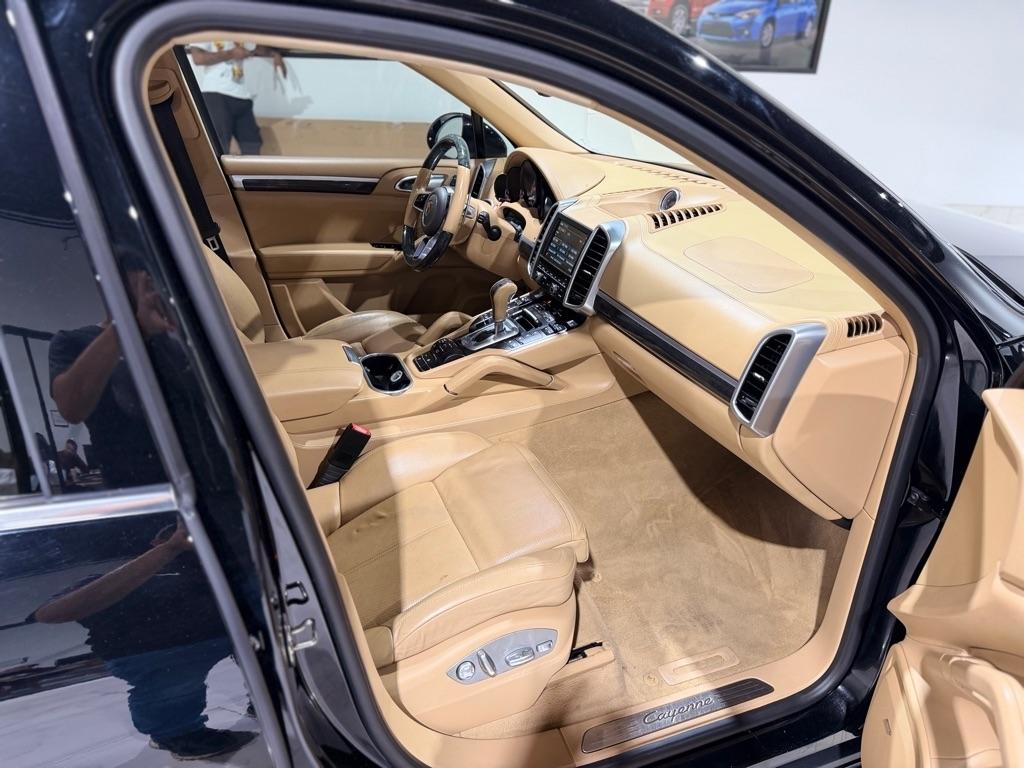 Porsche Cayenne Base 2016