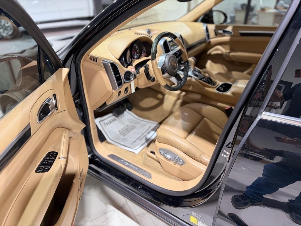 Porsche Cayenne Base 2016