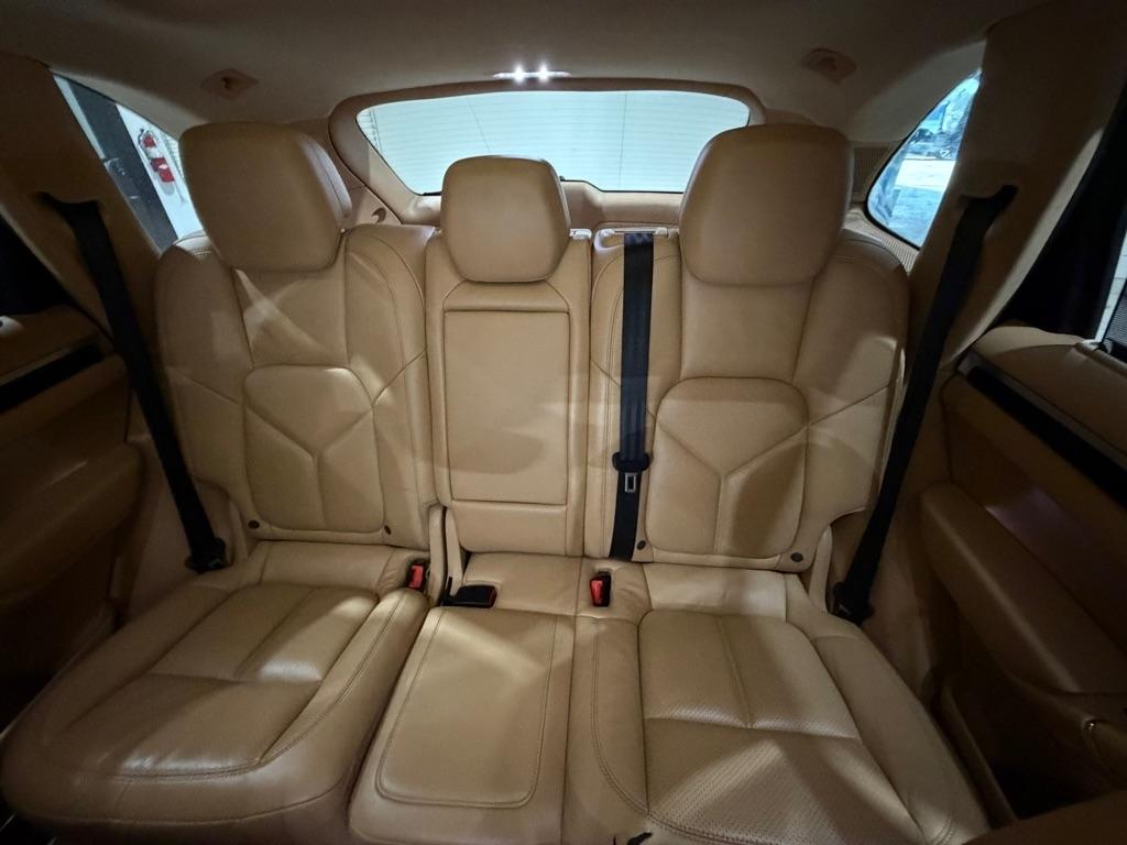 Porsche Cayenne Base 2016