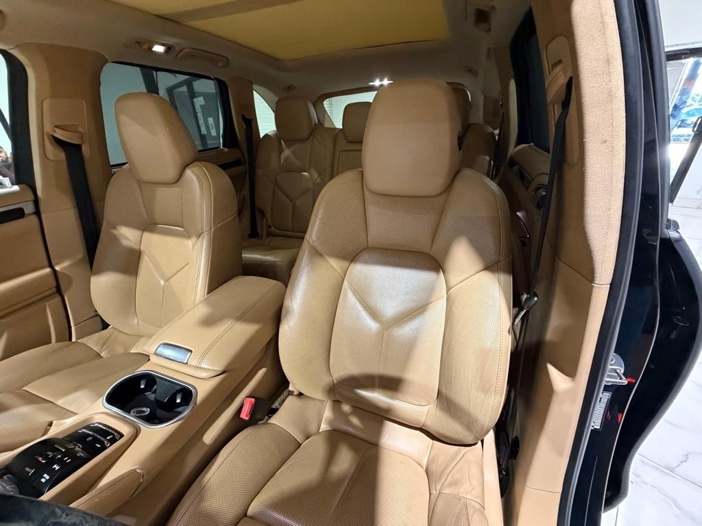 Porsche Cayenne Base 2016