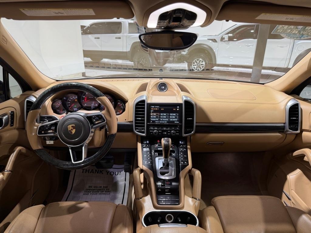 Porsche Cayenne Base 2016