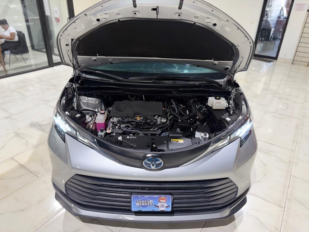 Toyota Sienna LE 8-Passenger 2023
