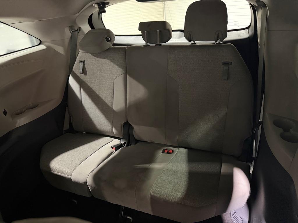 Toyota Sienna LE 8-Passenger 2023