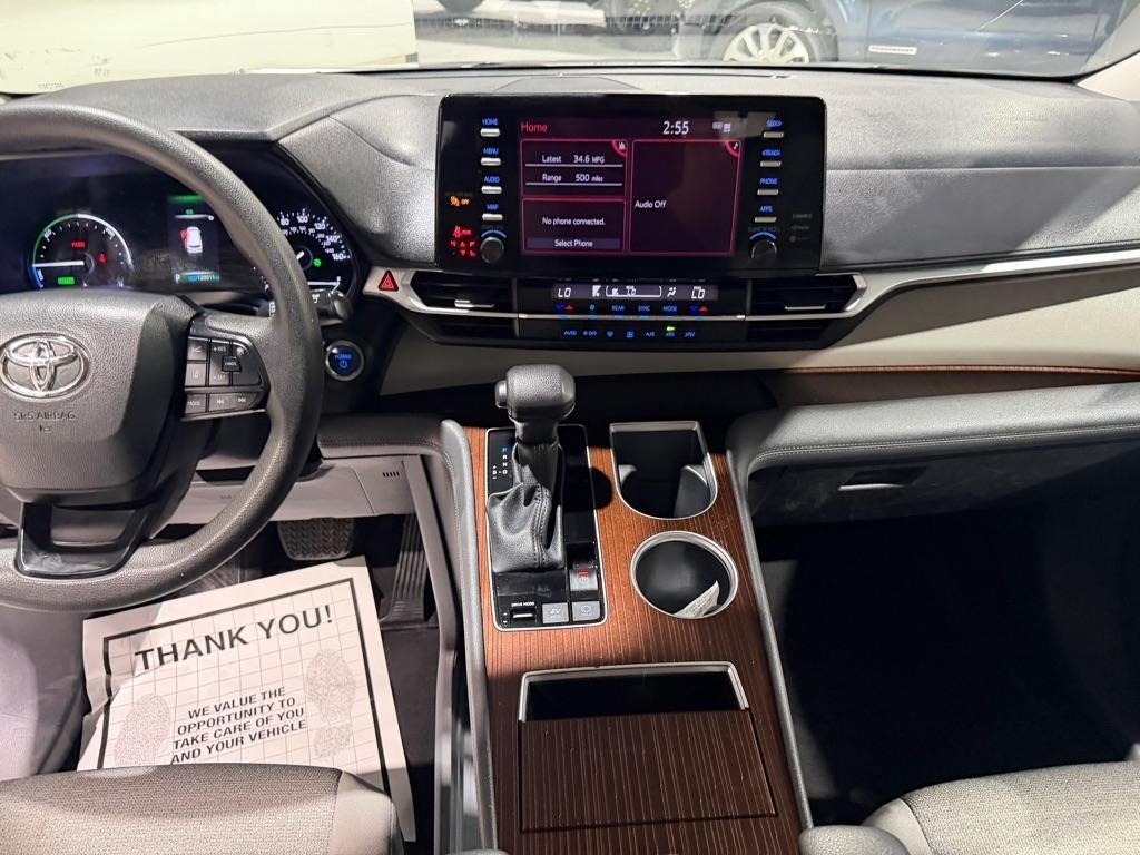 Toyota Sienna LE 8-Passenger 2023