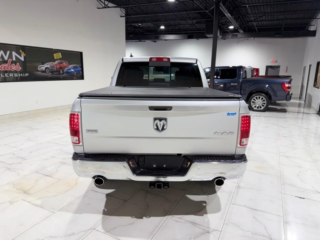 RAM 1500 Laramie Crew Cab SWB 4WD 2016