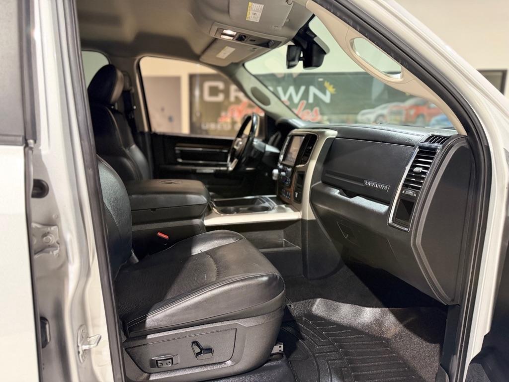 RAM 1500 Laramie Crew Cab SWB 4WD 2016