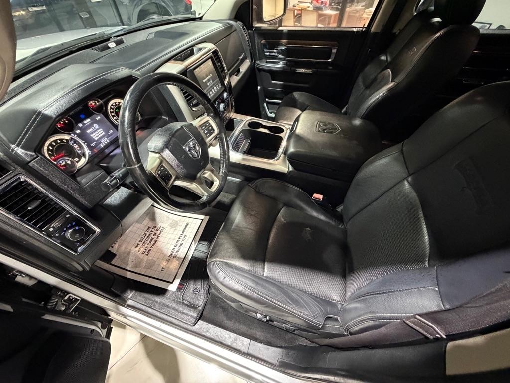 RAM 1500 Laramie Crew Cab SWB 4WD 2016