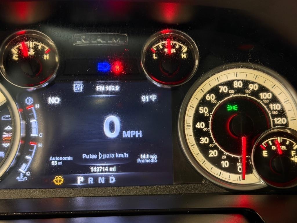 RAM 1500 Laramie Crew Cab SWB 4WD 2016