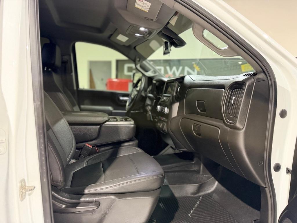 GMC Sierra 3500HD Pro Crew Cab 4WD SB 2023