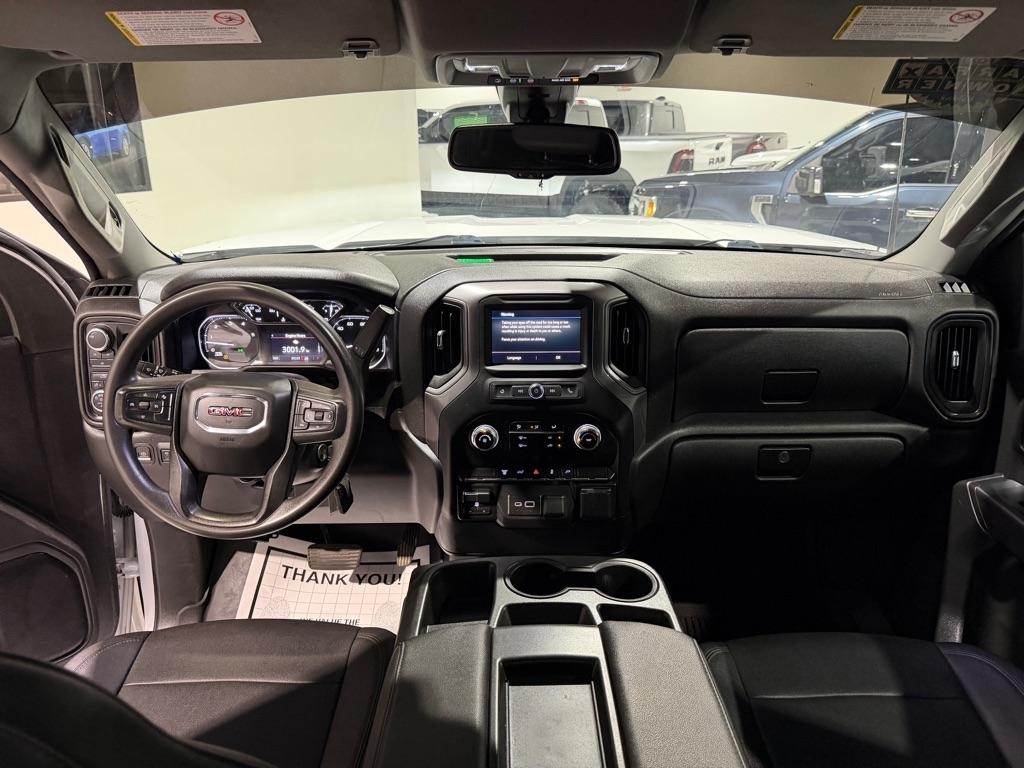 GMC Sierra 3500HD Pro Crew Cab 4WD SB 2023