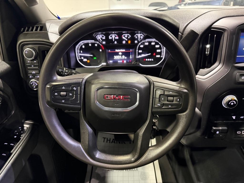 GMC Sierra 3500HD Pro Crew Cab 4WD SB 2023