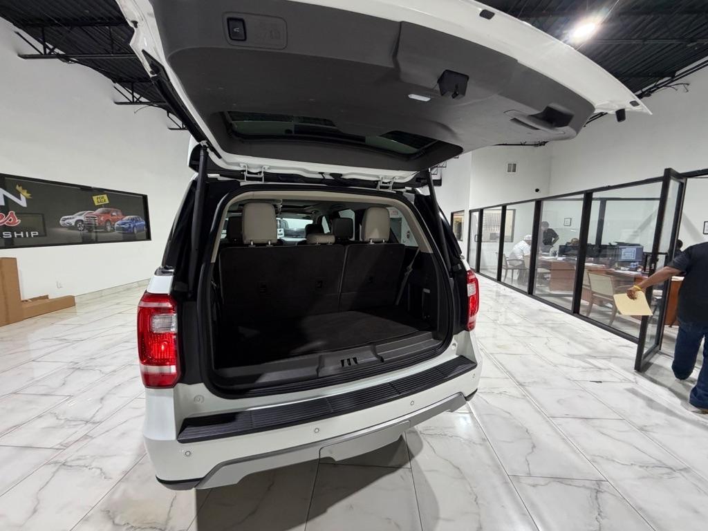 Ford Expedition XLT 2021
