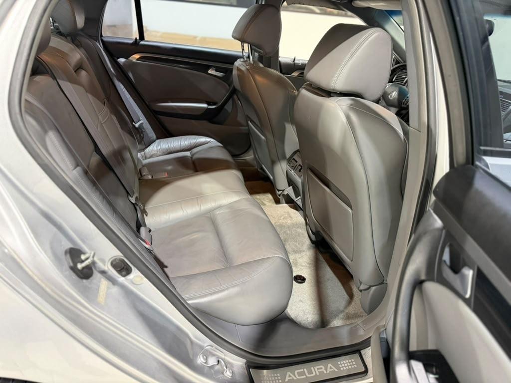 Acura TL 5-Speed AT with Navigation 2006