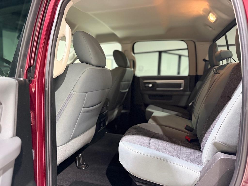 RAM 1500 Classic Tradesman Crew Cab SWB 2WD 2019