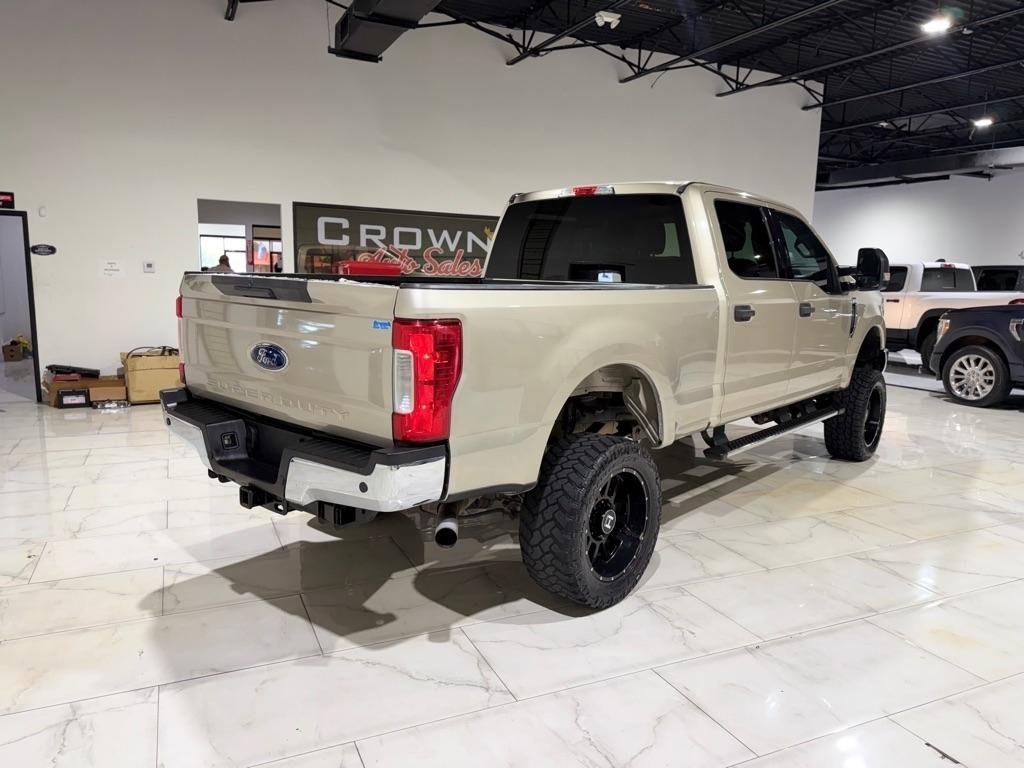 Ford F-250 SD XLT Crew Cab 4WD 2017